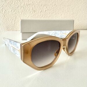 DEZI Charge it Sunglasses